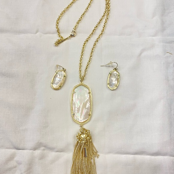 Necklace and earrings set - Picture 2 of 2